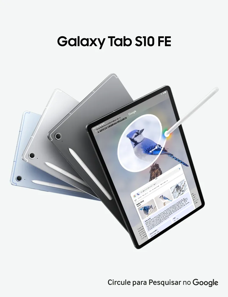 Tablet Samsung Galaxy Tab S10 FE 5G cinza com caneta S Pen branca sobre a tela e capa protetora ao fundo. (Obrigatório para acessibilidade e leitura de tela).