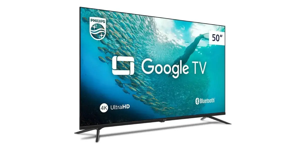 Smart TV Philips 50PUG7019 polegadas 4K Ultra HD com Google TV e Bluetooth em ângulo lateral.