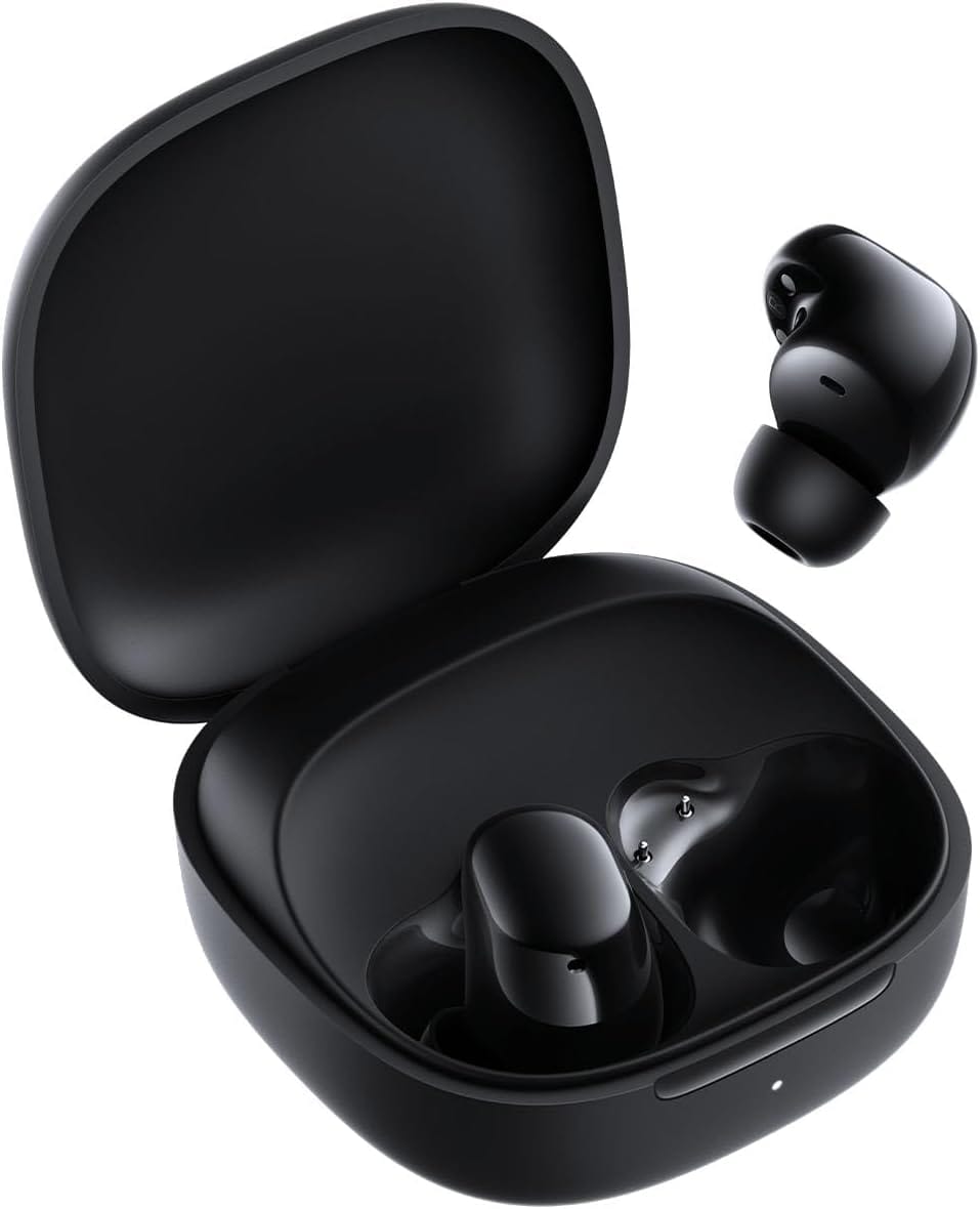 Redmi Buds 6 Play preto com estojo de carregamento aberto e earbuds posicionados dentro e fora do case