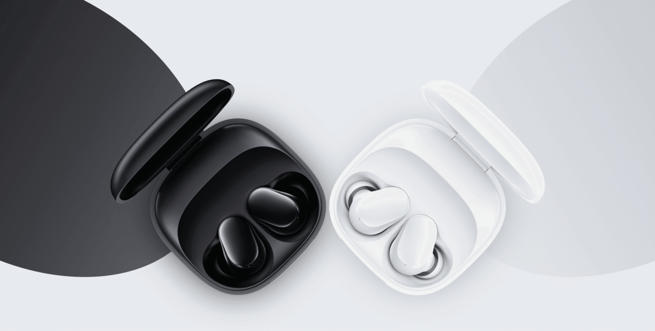 Redmi Buds 6 Play com o estojo de carregamento aberto e os dois earbuds à vista — review vale a pena